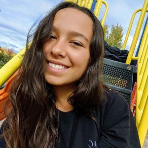 Meet your Posher, Louana